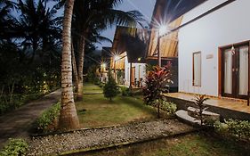 Crystal Bay Villa & Residence